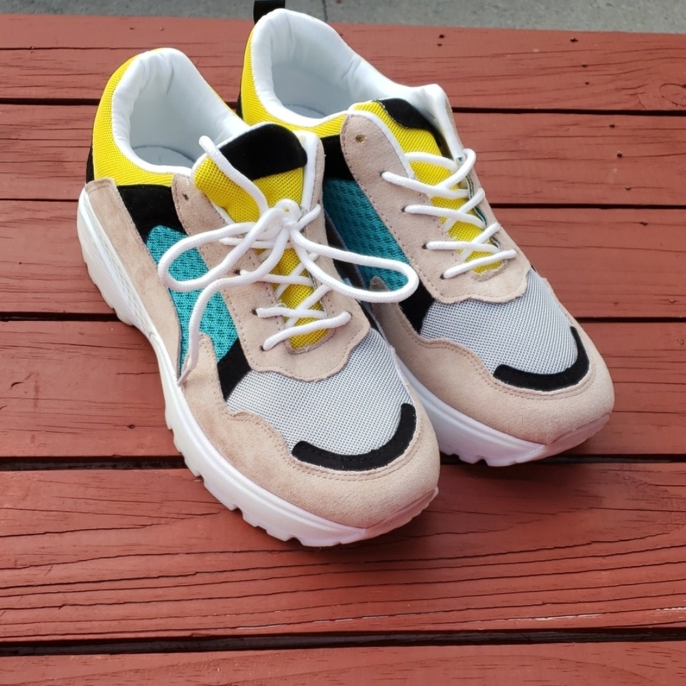 Sneakers